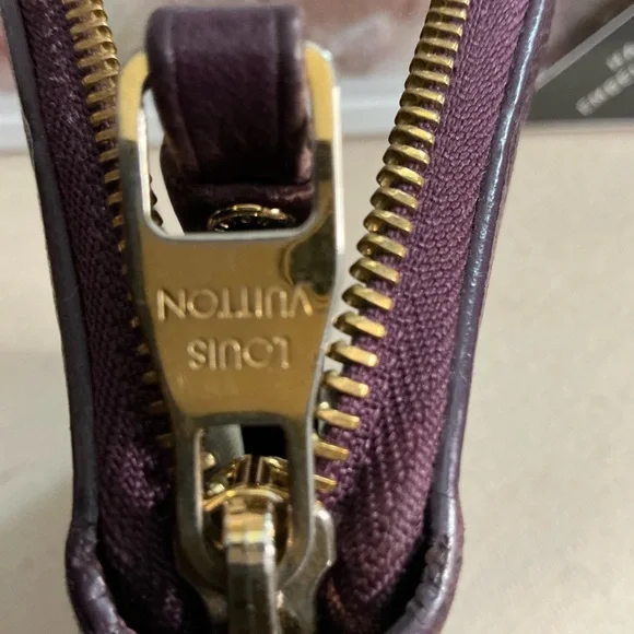 Louis Vuitton Purple/Amethyst Wallet Luxurious Monogram Empreinte Leather Design - Picture 4 of 9
